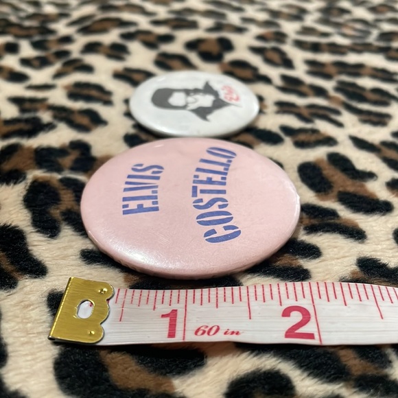 ELVIS COSTELLO 🎸 Vintage Rock Button Pin Pinback Collectible Punk Music Wave - Picture 5 of 12
